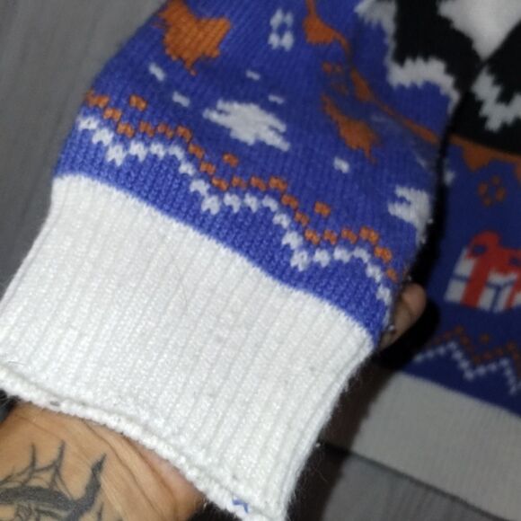 Animal Crossing Pull Over Sweater - Picture 3 of 5